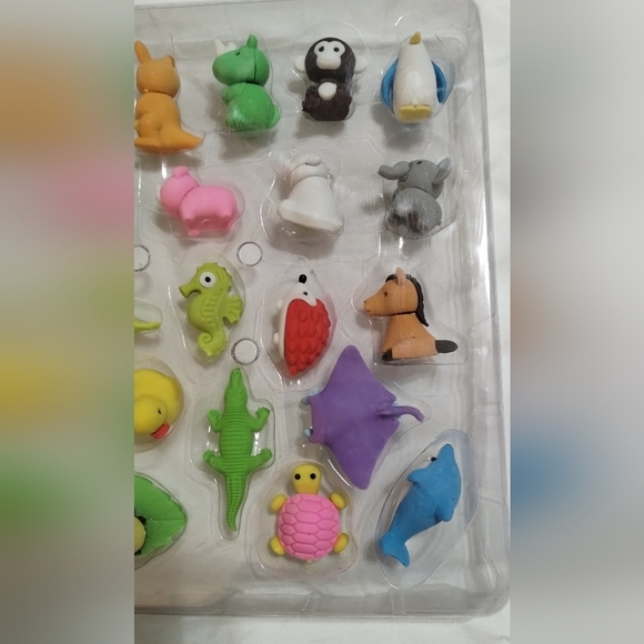 👜Premier 3D Erasers - 24 Piece Animal Food Novelty Fun Stationery Erasers Set - Picture 3 of 5